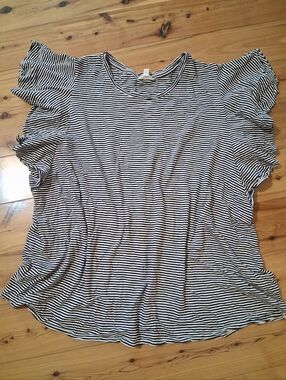 Terra & Sky Black and White Striped Ruffle Sleeve Top Size 3X